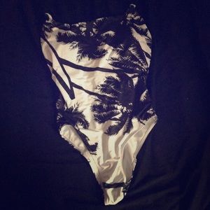 Black and white bathing Suit